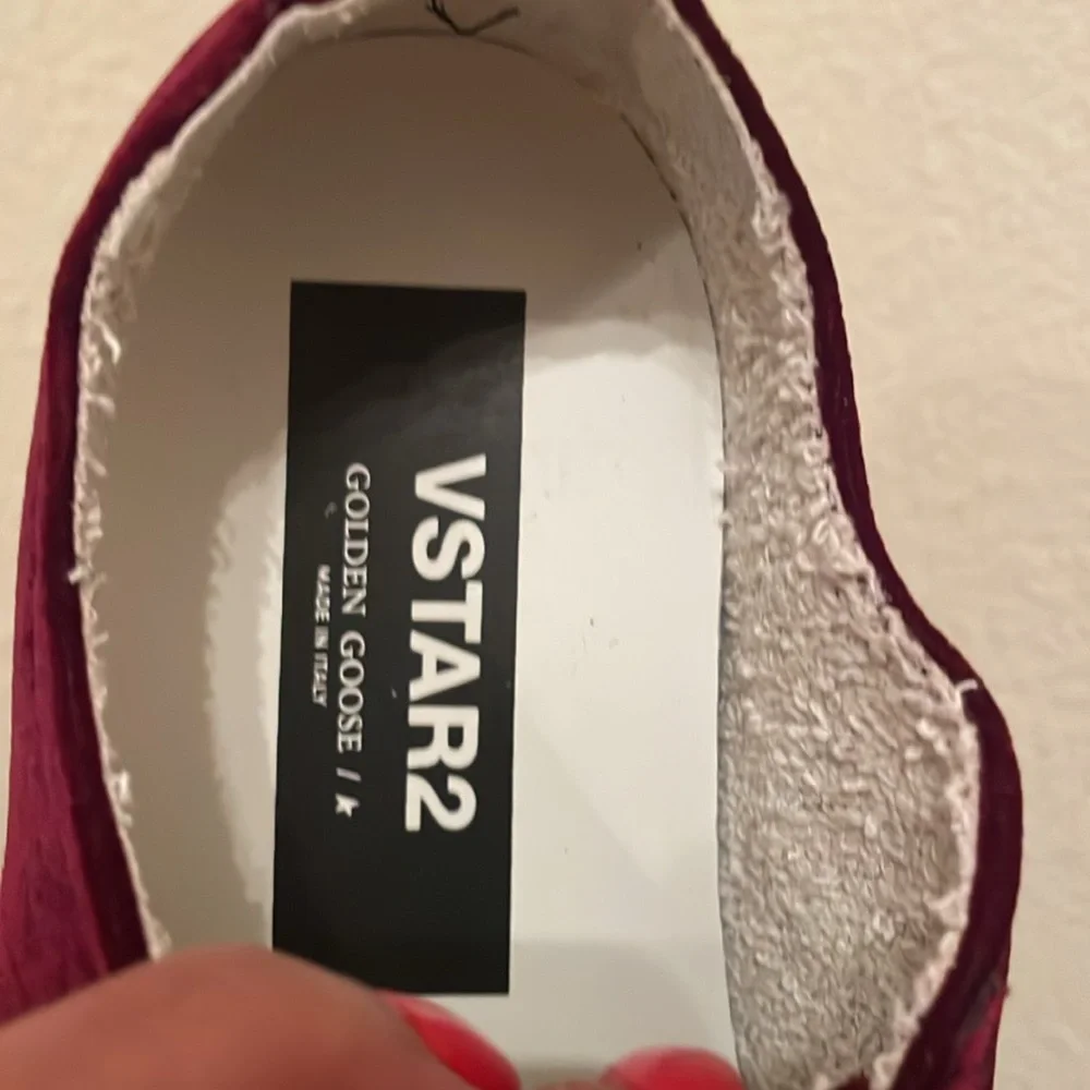 Golden Goose V Star 2 Tennis shoes .Burgundy velvet Brand new with dust bag . - Picture 4 of 9
